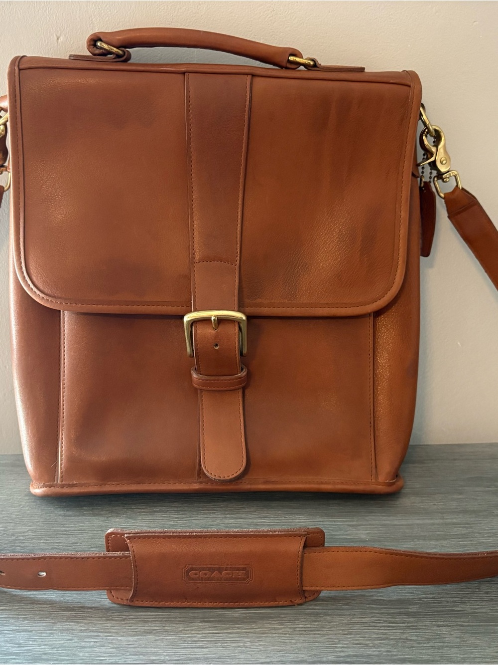 Coach Vintage Leather Emerson Bag with Brass Hardware - Picture 3 of 15